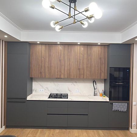 Tbilisi Hilton Apartment ภายนอก รูปภาพ