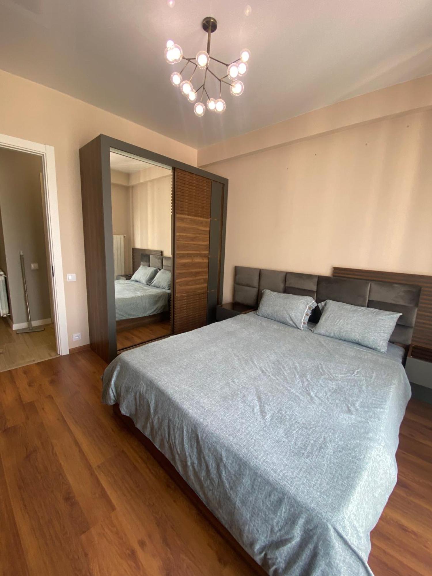 Tbilisi Hilton Apartment ภายนอก รูปภาพ