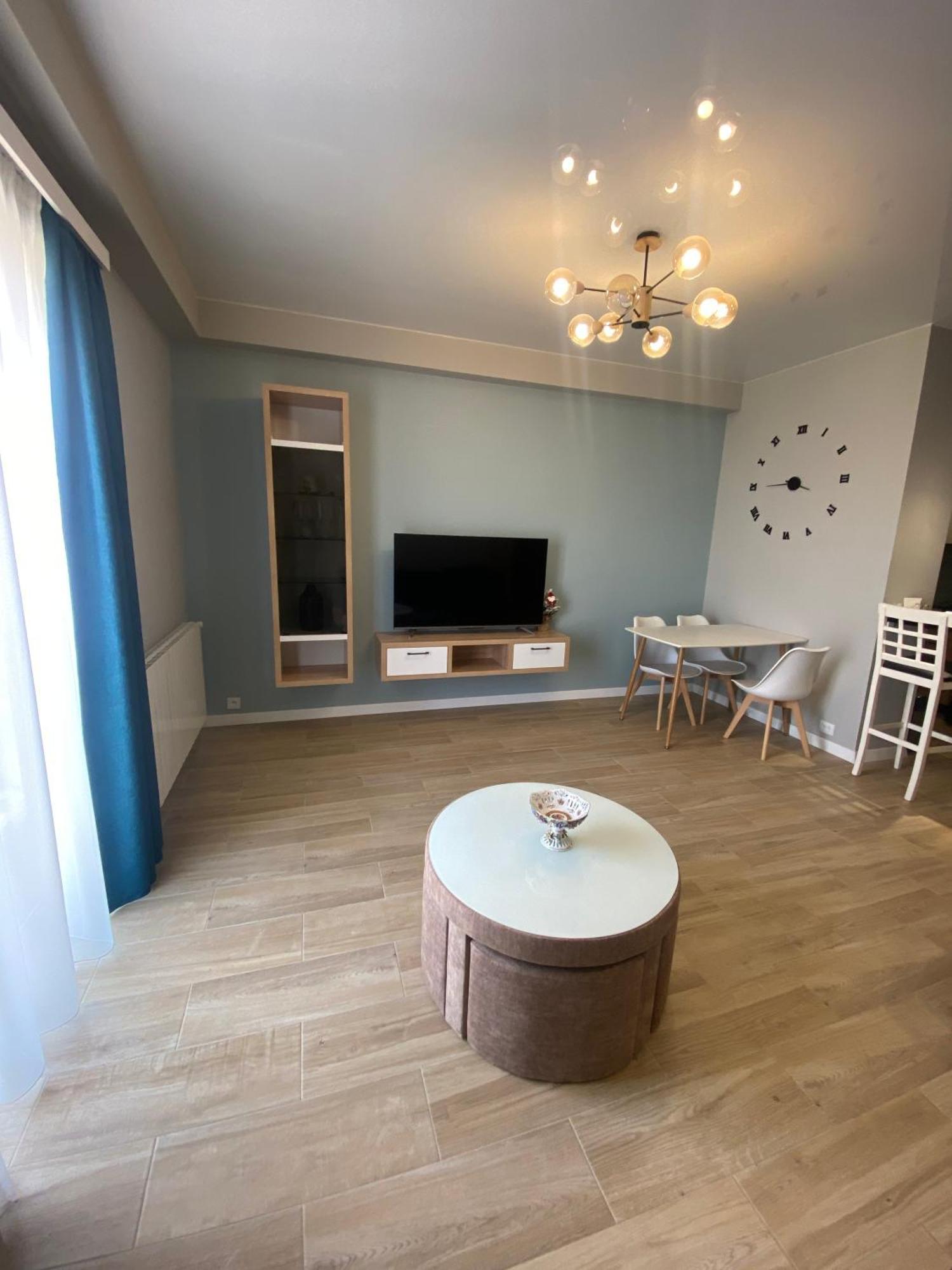 Tbilisi Hilton Apartment ภายนอก รูปภาพ