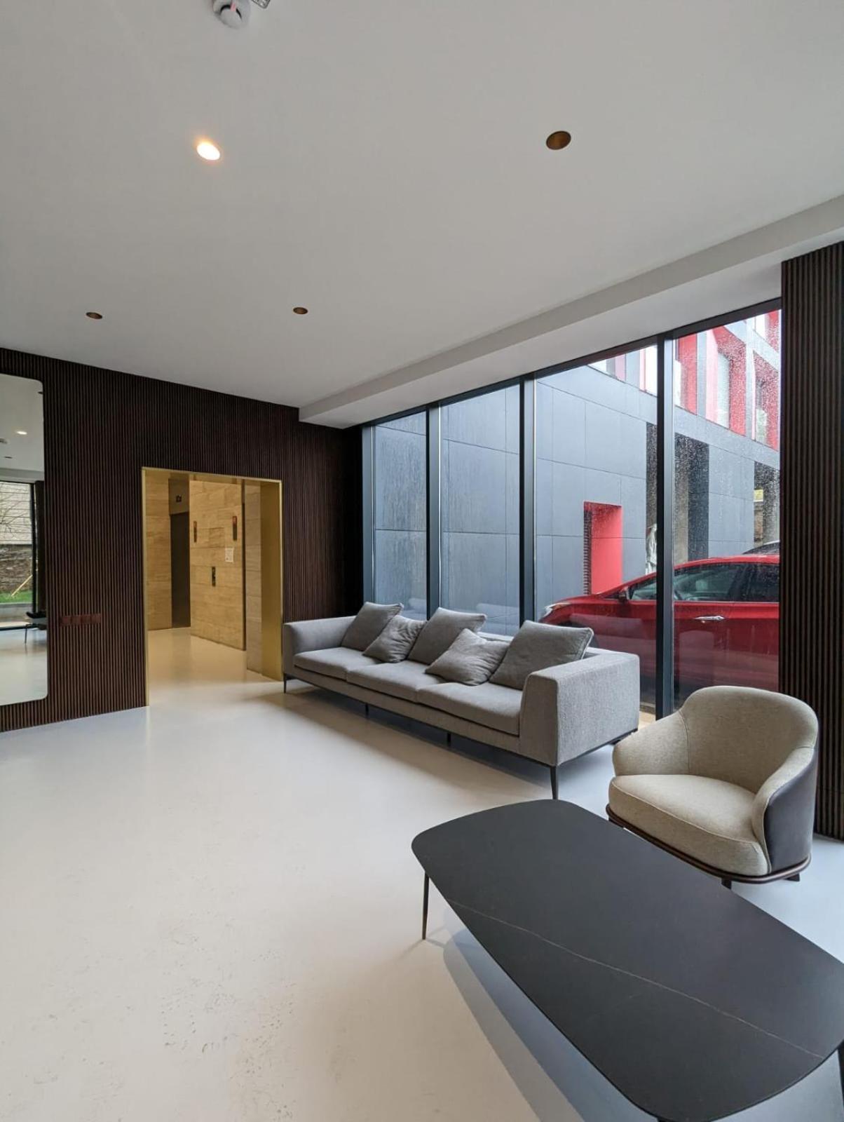 Tbilisi Hilton Apartment ภายนอก รูปภาพ