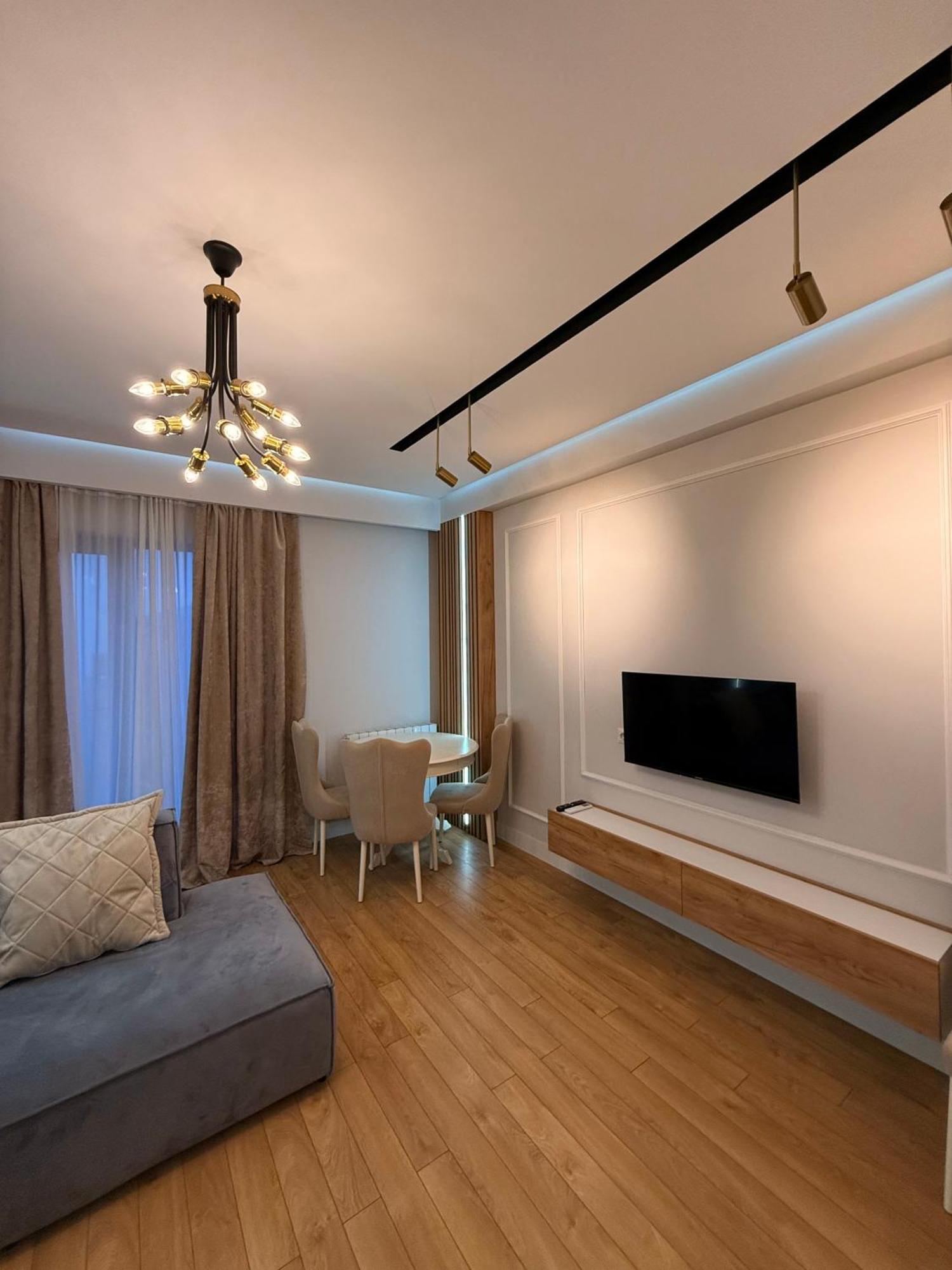 Tbilisi Hilton Apartment ภายนอก รูปภาพ