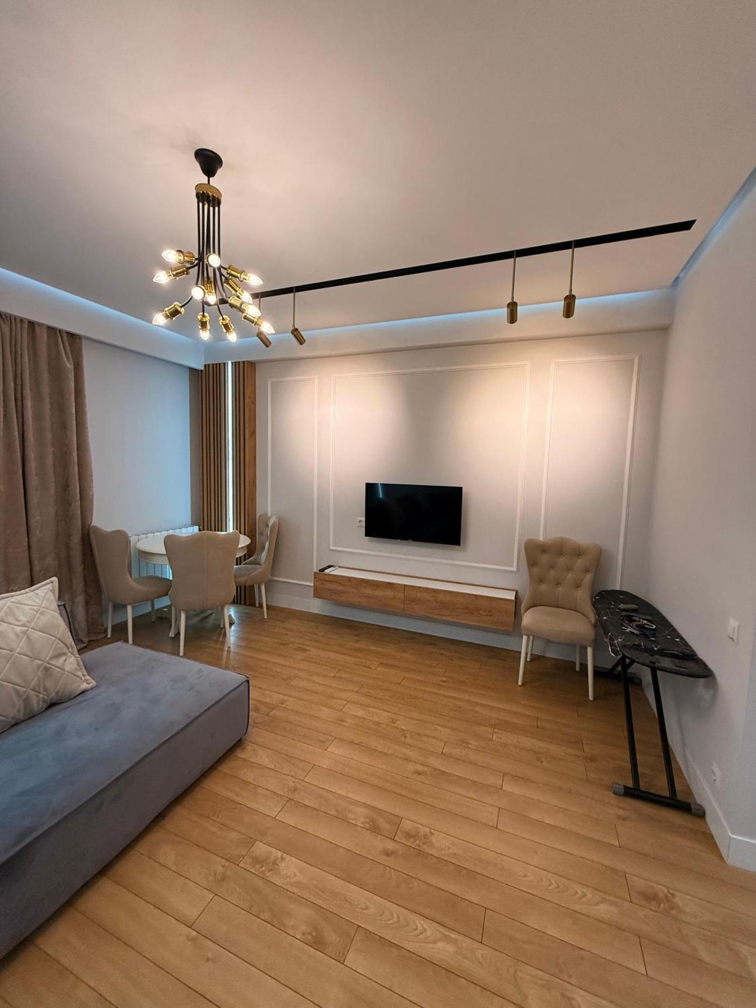 Tbilisi Hilton Apartment ภายนอก รูปภาพ