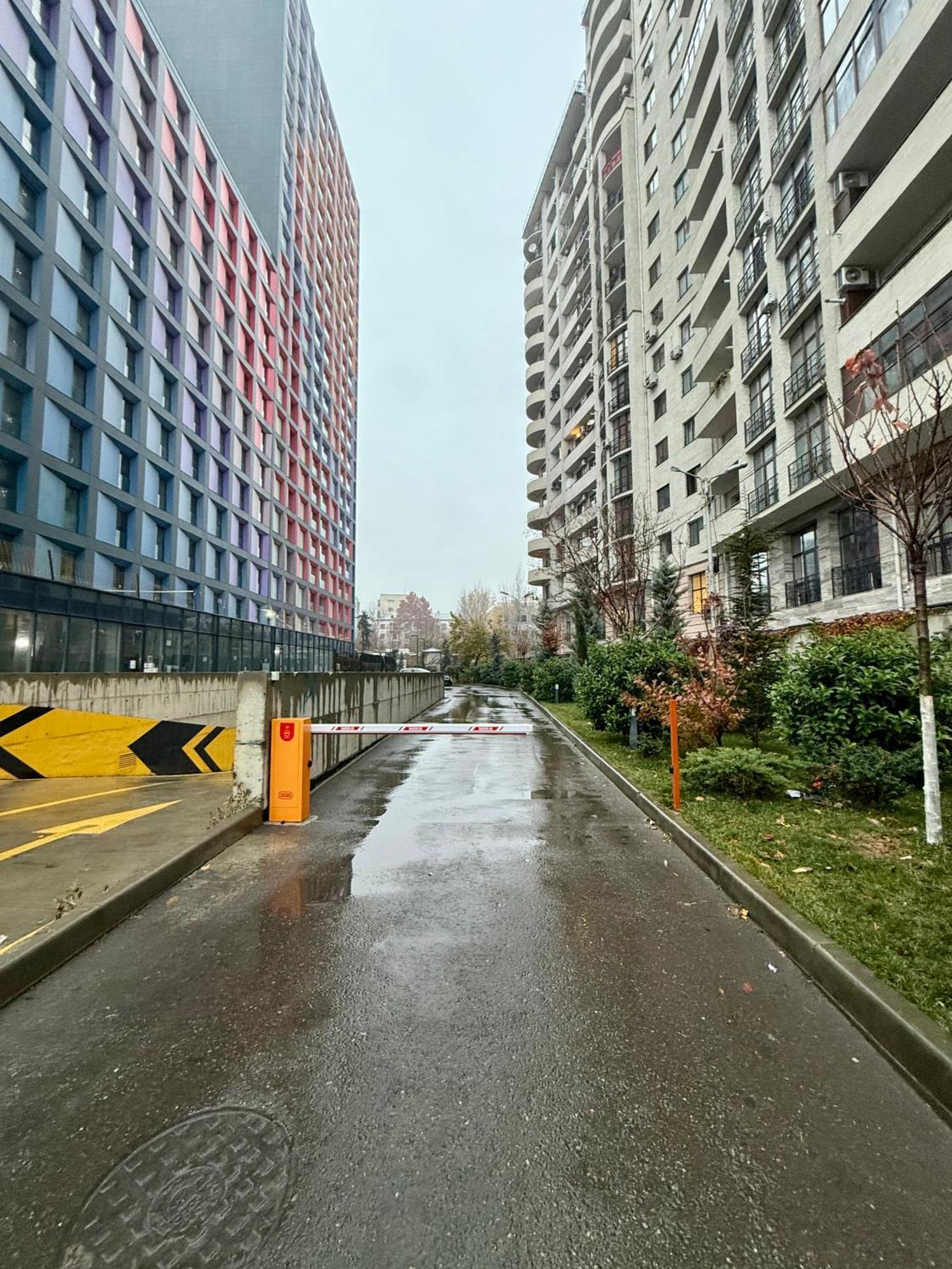 Tbilisi Hilton Apartment ภายนอก รูปภาพ