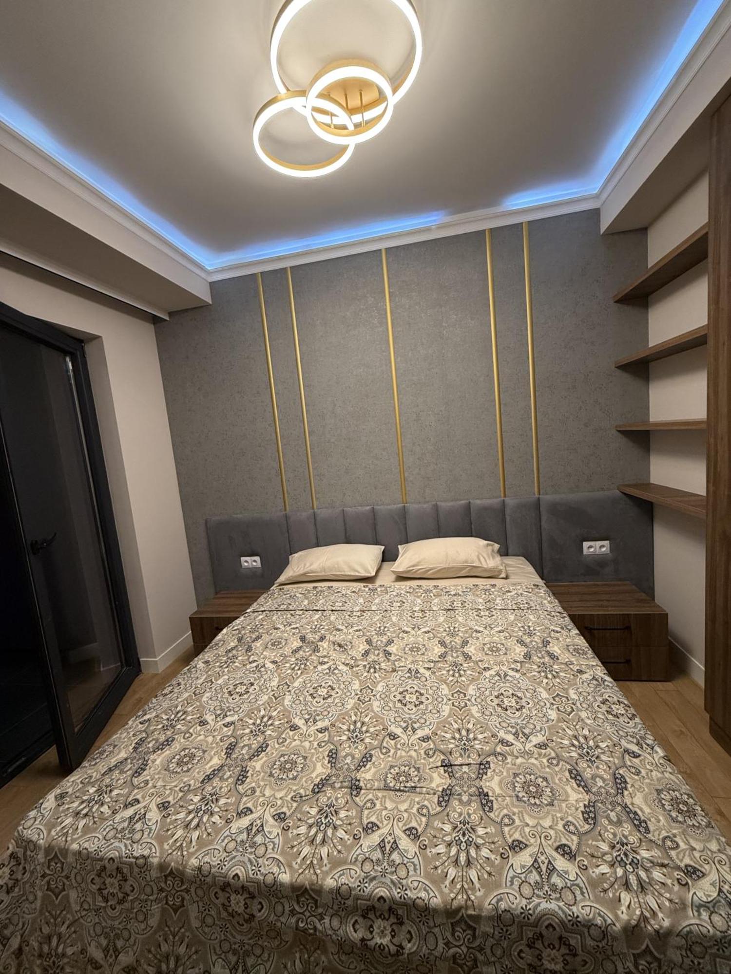 Tbilisi Hilton Apartment ภายนอก รูปภาพ