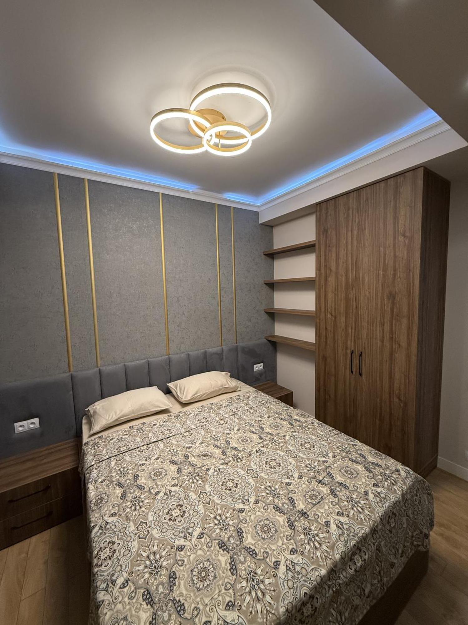 Tbilisi Hilton Apartment ภายนอก รูปภาพ