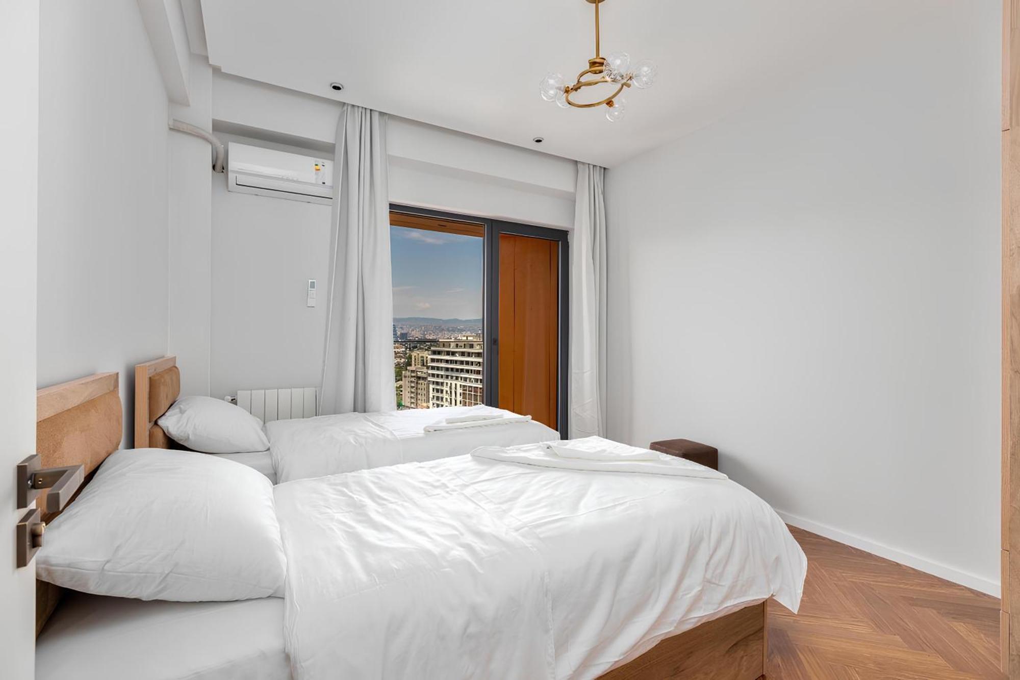 Tbilisi Hilton Apartment ภายนอก รูปภาพ